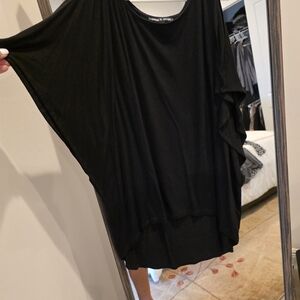 Cable & Gauge Women's Black Top